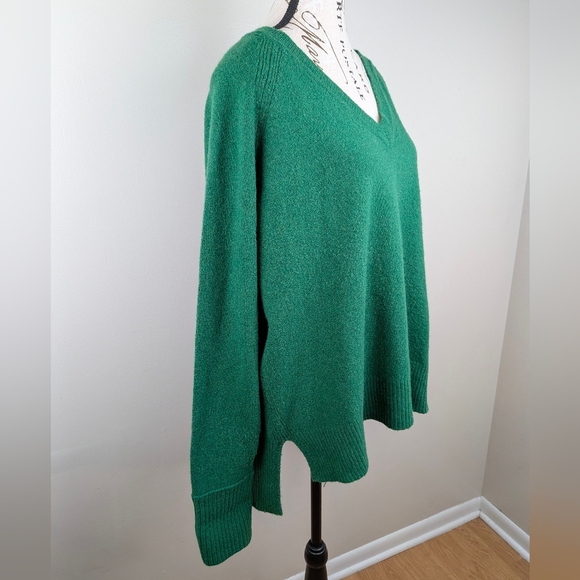 J. Crew Women's Emerald Green High Low V-Neck Relaxed Merino Blend Sweater XXL - Picture 10 of 11